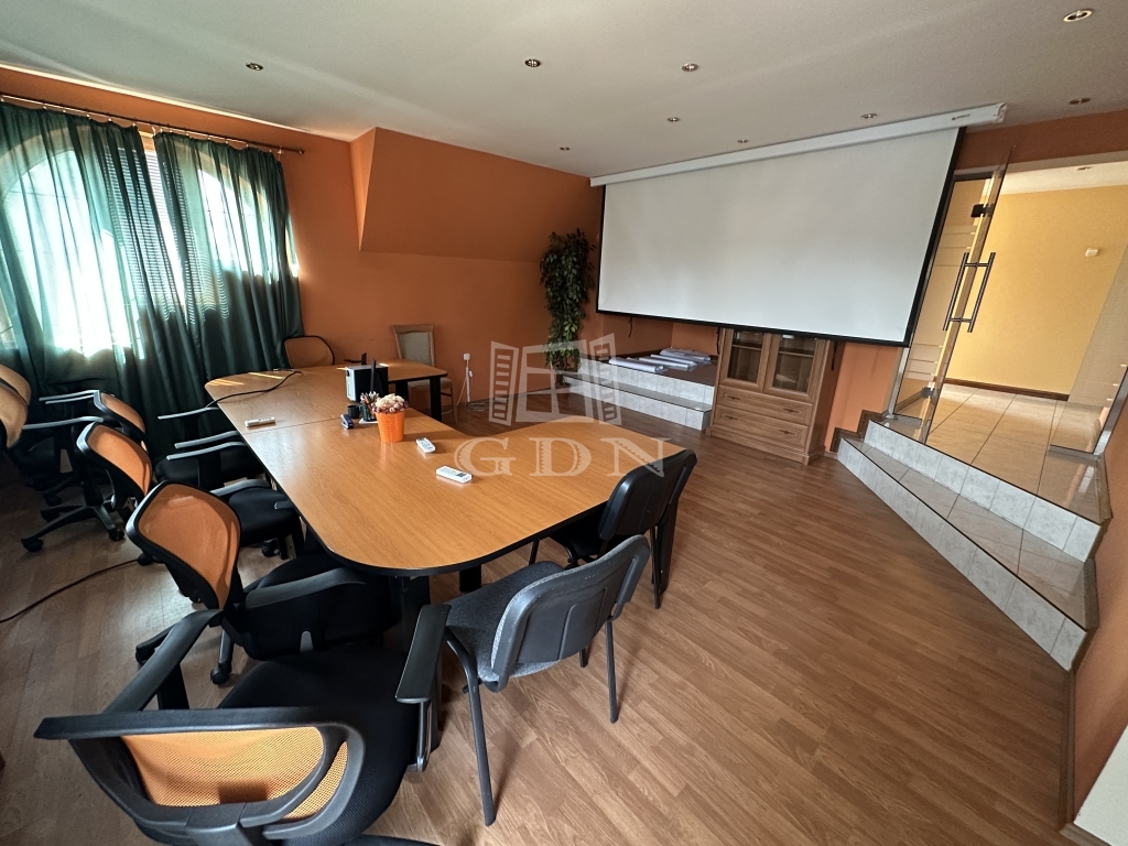 For rent Szeged Office