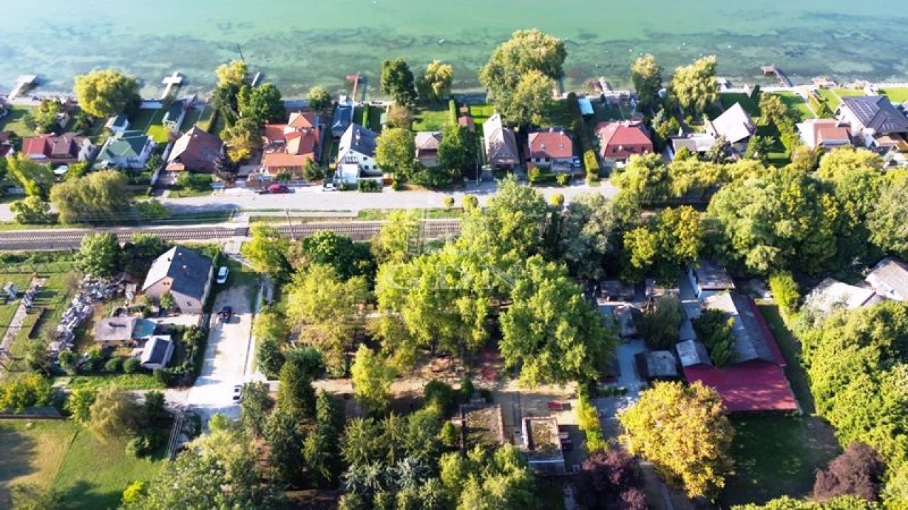 出卖 Balatonszárszó 土地